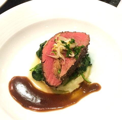 beef_tenderloin_roulade_480_withplate